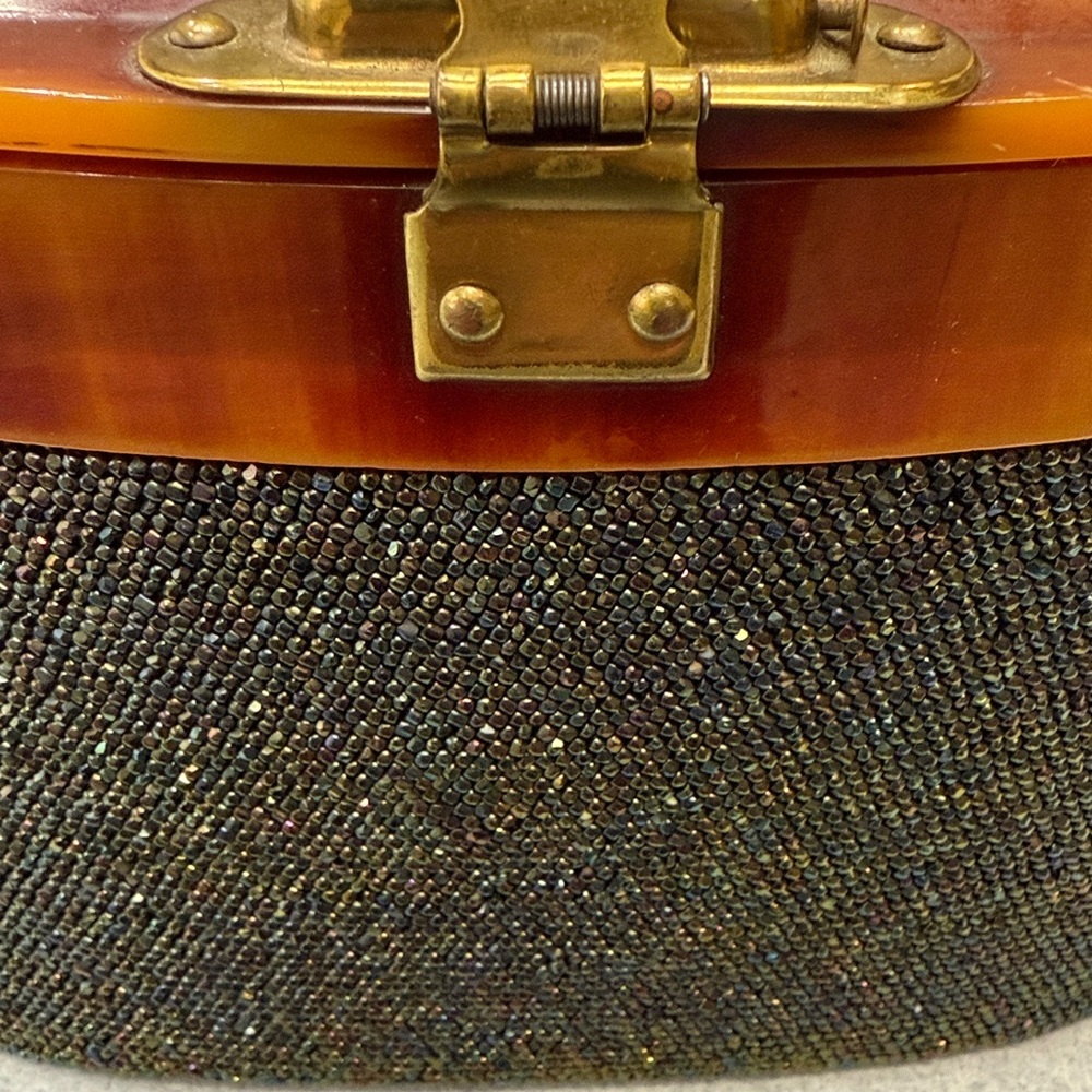 Vintage Bakelite box purse - Picture 4 of 15
